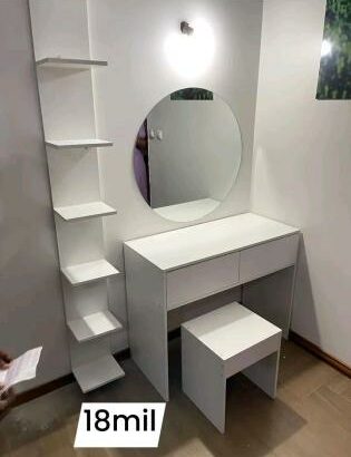 Marcenaria e carpintaria fazemos RACK, PAINEL, RIPADO, ROUPEIROS, NICHOS, GARRAFEIRAS, etc.