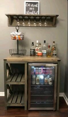 Marcenaria e carpintaria fazemos RACK, PAINEL, RIPADO, ROUPEIROS, NICHOS, GARRAFEIRAS, etc.