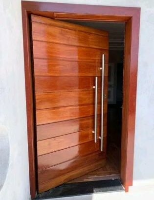 Carpitaria de qualidade fabricamos e fazemos Portas, Aros, janelas, etc.