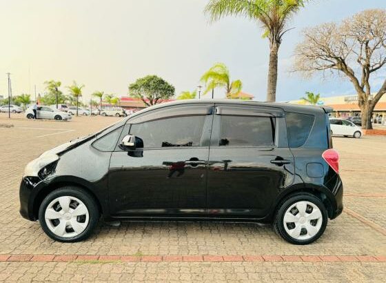 Toyota Ractis 2009 1.5