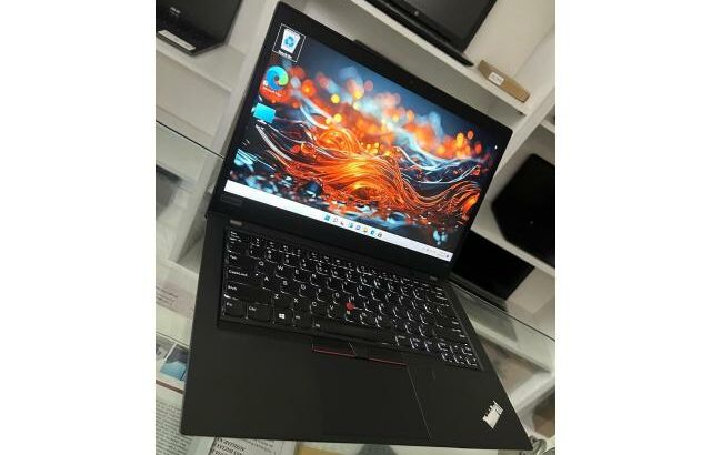 Laptop Lenovo ThinkPad T14, i5-10th Gen. Potente e exclusivo