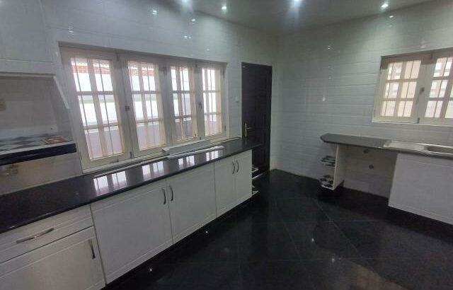 arrenda-se Belíssima Moradia T5 na sommerschield II