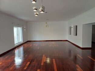 Arrenda-se Luxuosa Moradia T4+1 na sommerschield II café sol