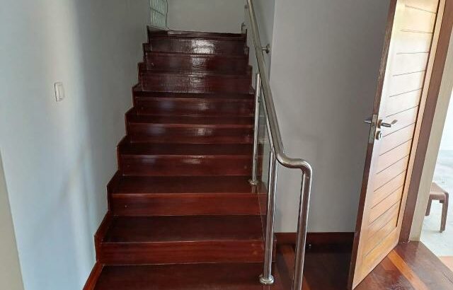 Arrenda-se Luxuosa Moradia T4+1 na sommerschield II café sol