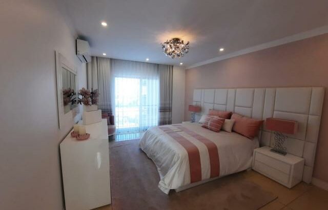 Arrenda-se Luxuoso Apartamento Penthouse T4 Mobilado no condomínio The Palm