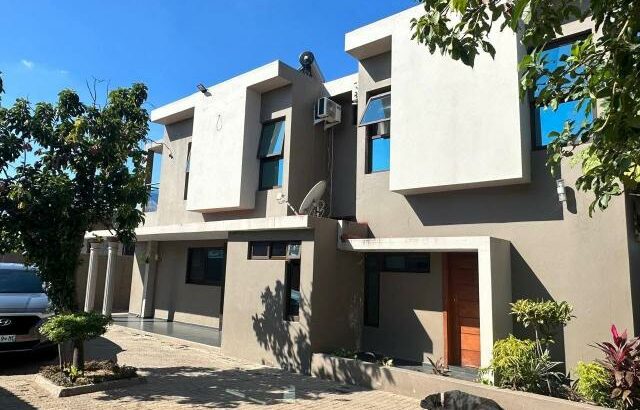 Vende-se Luxuosa Moradia moderna T5 na Machava