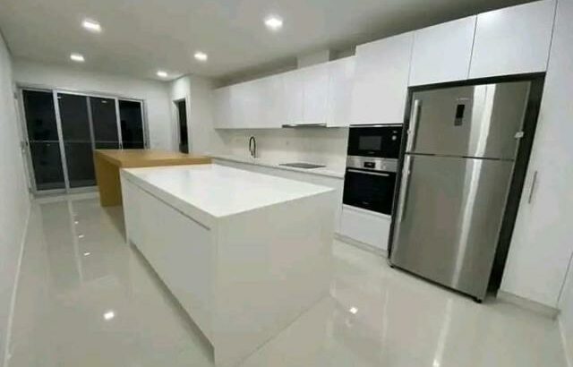 Vende-se Luxuoso Apartamento T4 no Golf Residence