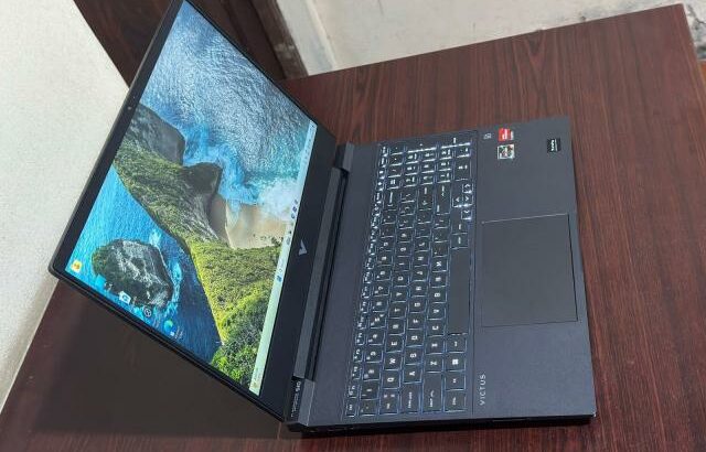 Hp Victus Gaming 15-fb0xxx AMD Ryzen 5 5600H 3.3ghz, 1TB de SSD, 16GB de RAM