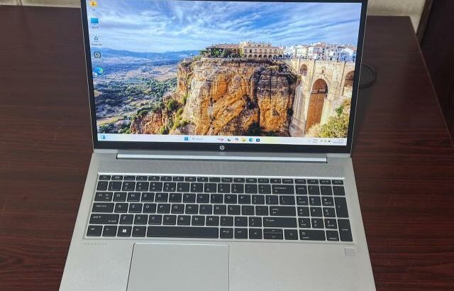 Hp Probook 450 G9 12TH Gen core i7-1255U, 512GB de SSD, 32GB de RAM