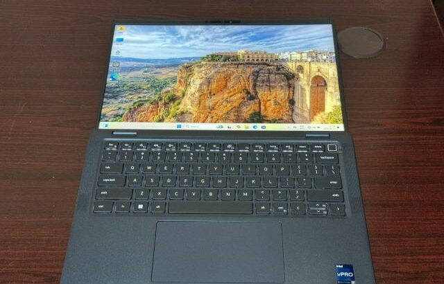 Dell latitude 7440 13TH core i7-1365U (12 CPUs), 512GB de SSD, 32GB de RAM