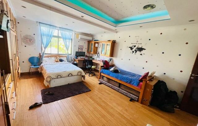 Arrenda-se Luxuosa Moradia T4 no condomínio sommerschield II