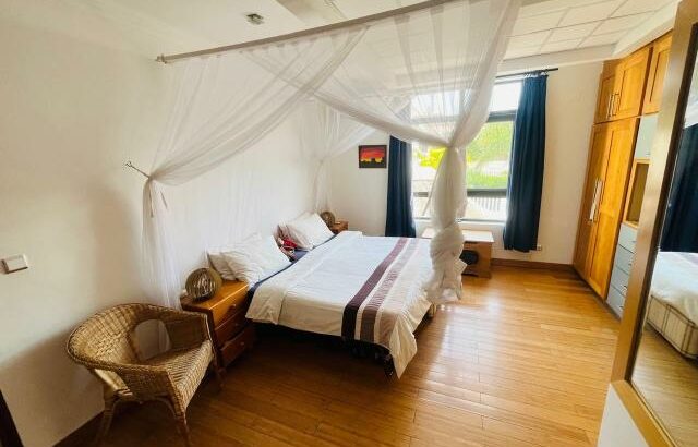 Arrenda-se Luxuosa Moradia T4 no condomínio sommerschield II