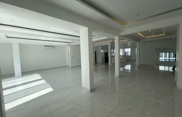 Arrenda-se Luxuosa Moradia T7 na sommerschield 1