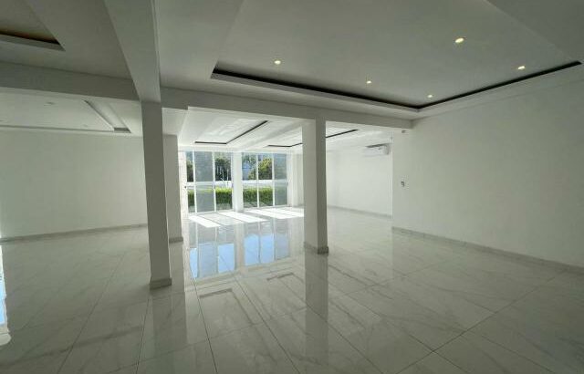 Arrenda-se Luxuosa Moradia T7 na sommerschield 1