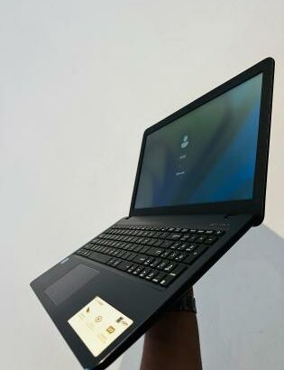 ASUS Vivobook 15 X543M 15.6” Intel Celeron N4020 10th 4GB RAM 1TV SSHD