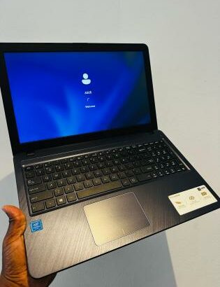 ASUS Vivobook 15 X543M 15.6” Intel Celeron N4020 10th 4GB RAM 1TV SSHD