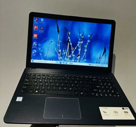 Asus VivoBook 15 XR540UAR Notebook Pc Intel Core I3-7020U  7th Gen 2.30 GHZ (04 CPUs)4 GB DDR4 SDRAM ,256 GB SSD 15.6 Display FHD ,intel HD 620 Graphi