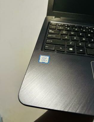 Asus VivoBook 15 XR540UAR Notebook Pc Intel Core I3-7020U  7th Gen 2.30 GHZ (04 CPUs)4 GB DDR4 SDRAM ,256 GB SSD 15.6 Display FHD ,intel HD 620 Graphi