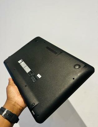 Asus VivoBook 15 XR540UAR Notebook Pc Intel Core I3-7020U  7th Gen 2.30 GHZ (04 CPUs)4 GB DDR4 SDRAM ,256 GB SSD 15.6 Display FHD ,intel HD 620 Graphi