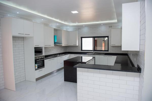 Casa Luxuosa T3+1 por estrear no coração da cidade da Matola