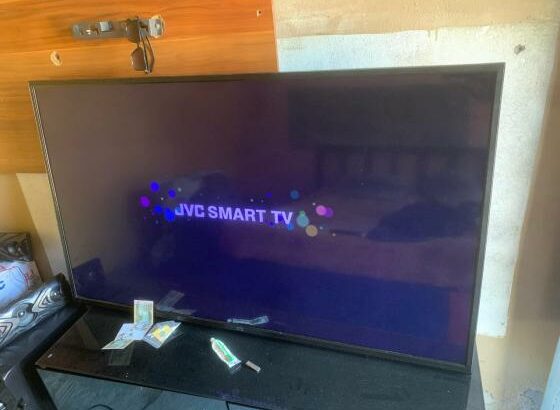 TV JVC 55 polegadas aproveita