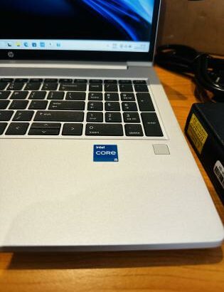 HP Notebook empresarial ProBook 450 G10, FHD de 15,6 polegadas (1920 x 1080)Intel Core i5-1335U de 13ª geração, 8 GB DDR5 SDRAM, SSD de 512 GB , Webca