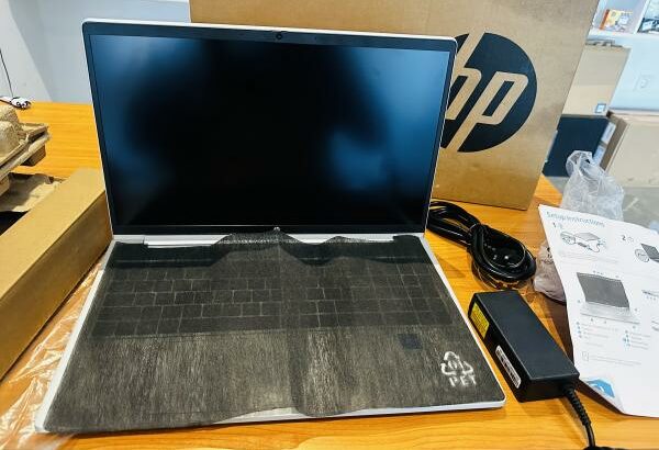 HP Notebook empresarial ProBook 450 G10, FHD de 15,6 polegadas (1920 x 1080)Intel Core i5-1335U de 13ª geração, 8 GB DDR5 SDRAM, SSD de 512 GB , Webca