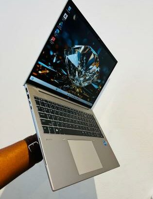 HP Zbook Firefly G9 Mobile Workstation 16” i5 12th 16GB RAM 1TB SSD