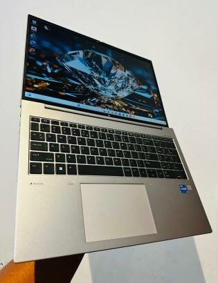 HP Zbook Firefly G9 Mobile Workstation 16” i5 12th 16GB RAM 1TB SSD