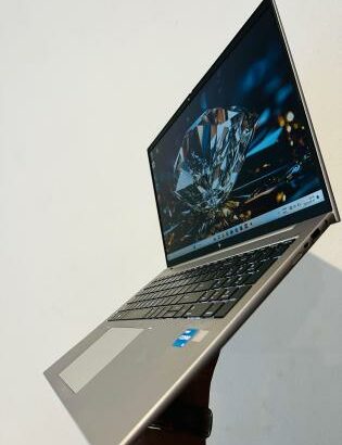 HP Zbook Firefly G9 Mobile Workstation 16” i5 12th 16GB RAM 1TB SSD