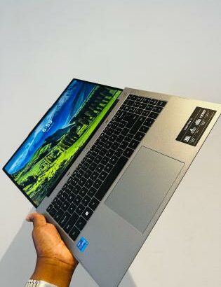 Laptop Acer Aspiere Lite 16 2025 16” i5 13th 8GB RAM 512GV SSD