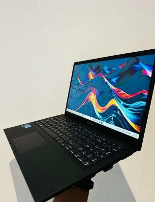 Laptop ASUS Expertboom B150 15.6” i5 12th 8GB RAM 512GB SSD
