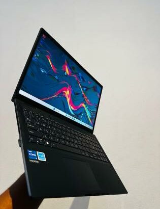 Laptop ASUS Expertboom B150 15.6” i5 12th 8GB RAM 512GB SSD