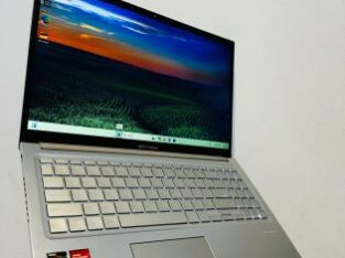 Laptop ASUS Vivobook AMD Ryzen 5 5600H 15.6” 8GB RAM 512GB SSD