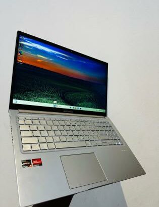 Laptop ASUS Vivobook AMD Ryzen 5 5600H 15.6” 8GB RAM 512GB SSD