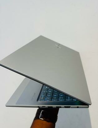 Laptop ASUS Vivobook AMD Ryzen 5 5600H 15.6” 8GB RAM 512GB SSD