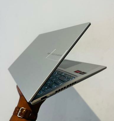 Laptop ASUS Vivobook AMD Ryzen 5 5600H 15.6” 8GB RAM 512GB SSD