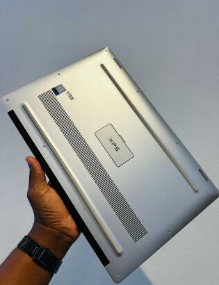 Laptop Dell XPS 15-7590 15.6” i7 9th 16GB RAM 512GB SSD Nvidia GeForce GTX 1650 4GB