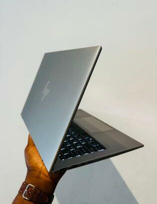 Laptop Hp Zbook Firefly G10 Mobile Workstation 14” i7 13th 16GB RAM 256GB SSD