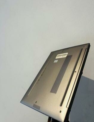 Laptop Hp Zbook Firefly G10 Mobile Workstation 14” i7 13th 16GB RAM 256GB SSD