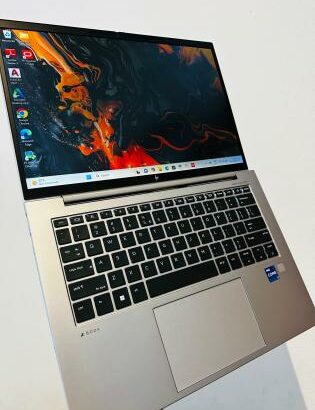 Laptop Hp Zbook Firefly G10 Mobile Workstation 14” i7 13th 16GB RAM 256GB SSD