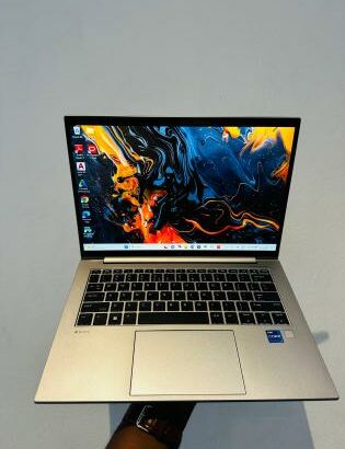 Laptop Hp Zbook Firefly G10 Mobile Workstation 14” i7 13th 16GB RAM 256GB SSD