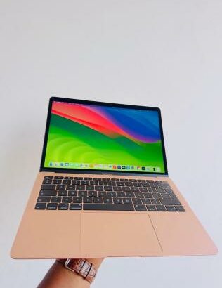 Macbook Air 2019 Retina Display 13.3” 8GB RAM 128GB SSD