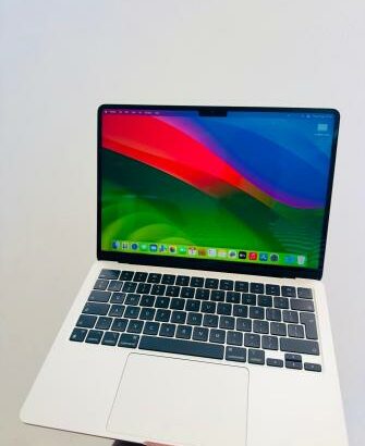 MacBook Air 2022 13.6” M2 8GB RAM 256GB SSD