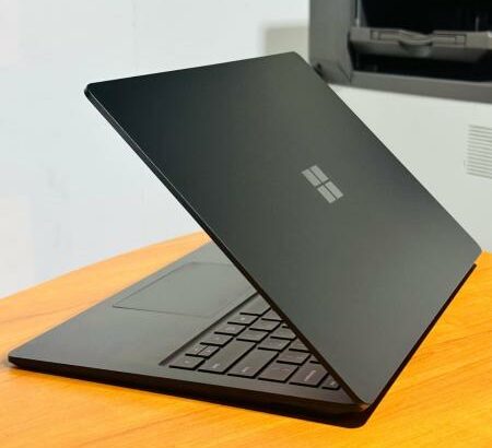 Microsoft Surface 5 i7 12th 16GB RAM 256GB SSD 13.5” 2K touch