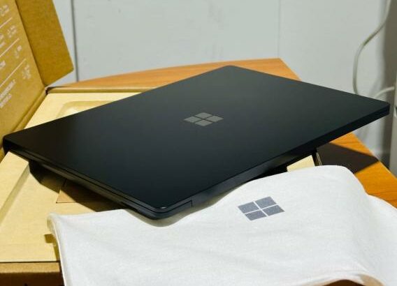 Microsoft Surface 5 i7 12th 16GB RAM 256GB SSD 13.5” 2K touch