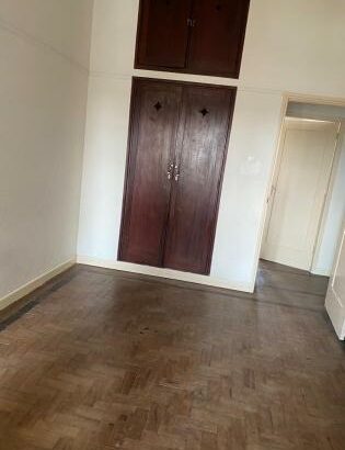 Vende se apartamento espaçoso tipo 2 no bairro alto mae Av Marien Ngouabi