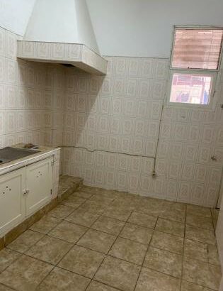 Vende se apartamento espaçoso tipo 2 no bairro alto mae Av Marien Ngouabi