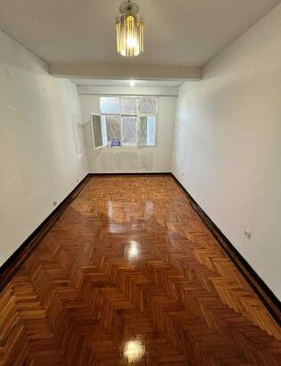 Vende-se T3 espaçosa no Jardim