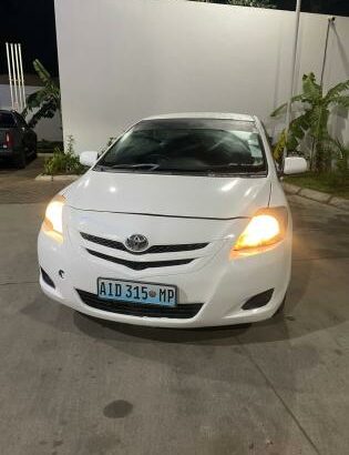 Toyota Belta aproveita preço especial